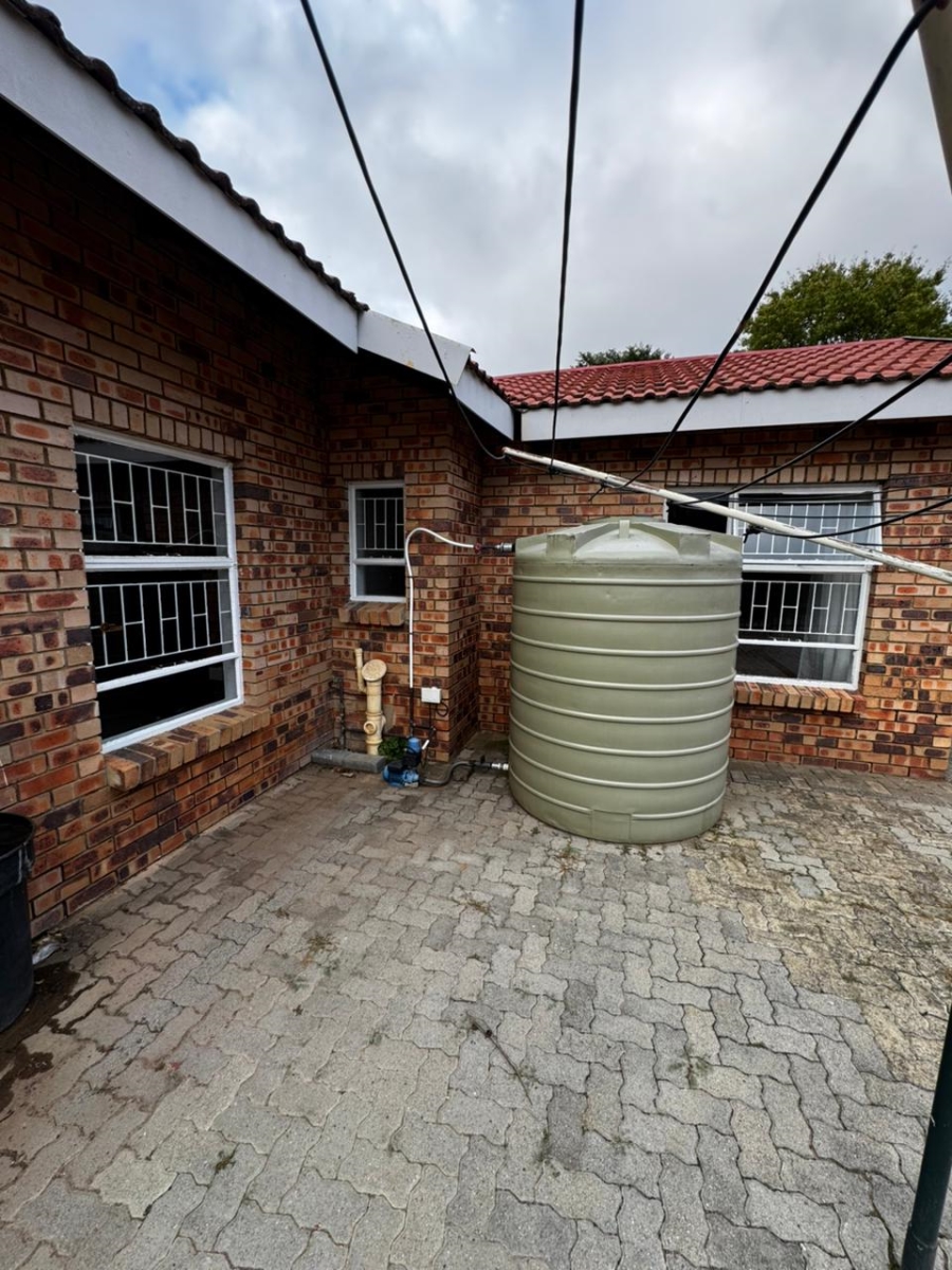 To Let 4 Bedroom Property for Rent in La Provance Free State